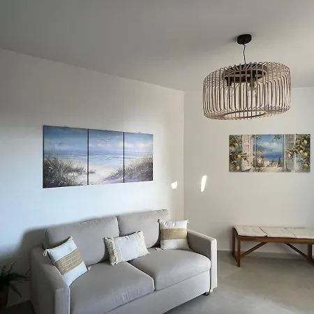 Modern 2br At Kings Palace, Steps From The