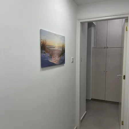 Modern 2br At Kings Palace, Steps From The דירה פאפוס