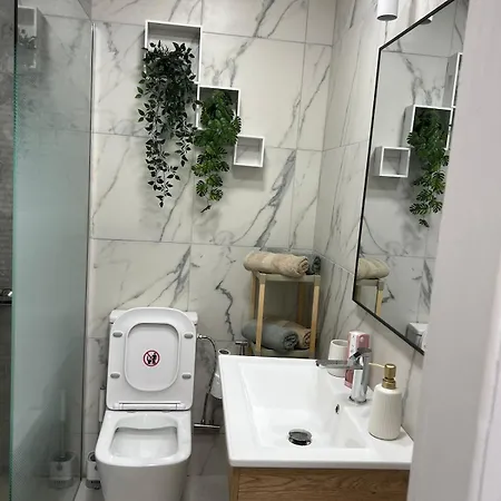 Modern 2br At Kings Palace, Steps From The * Paphos