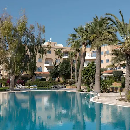 Modern 2br At Kings Palace, Steps From The